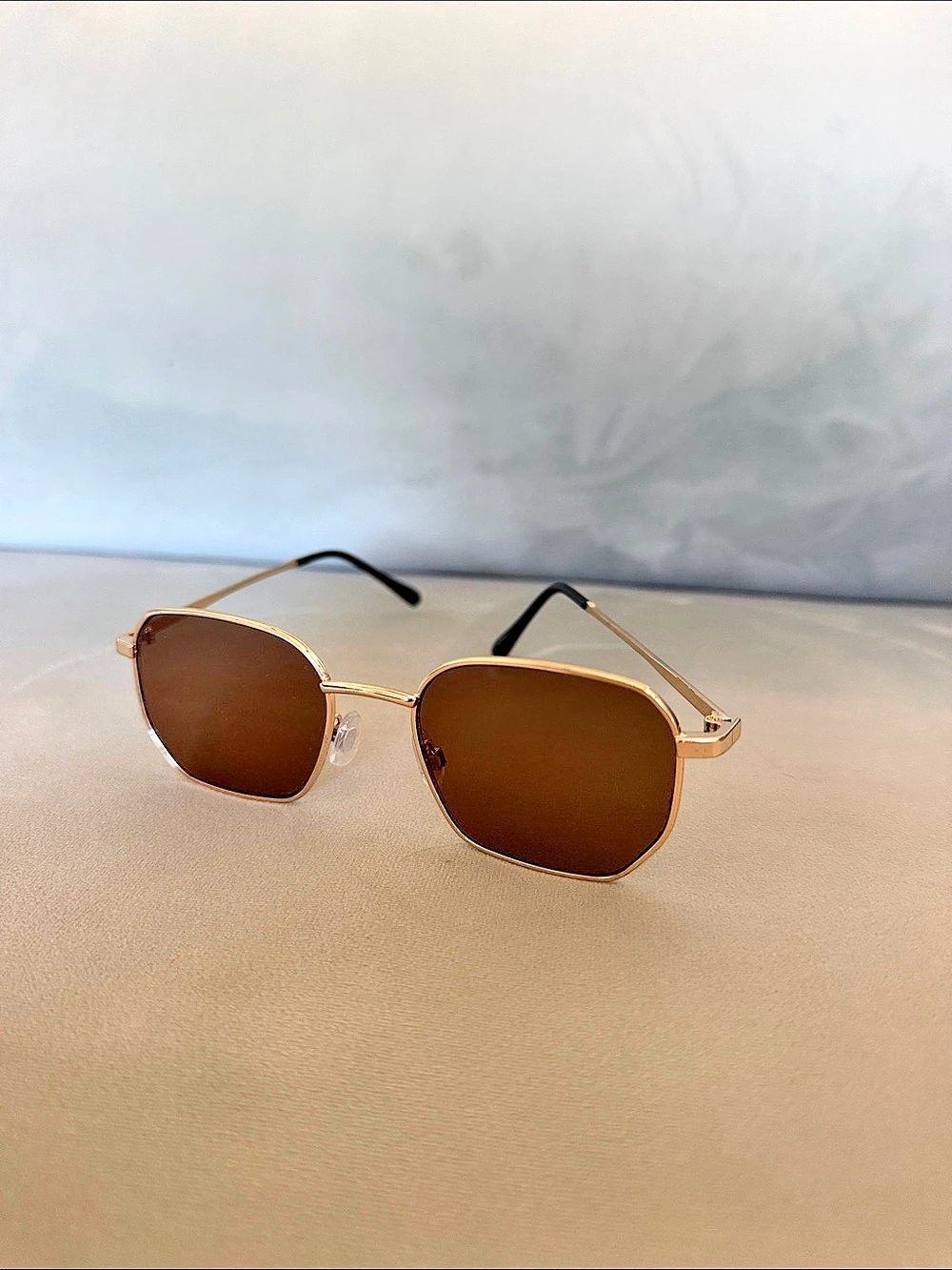 Like New_Ray-Ban Gold-Tone Brown Lens Sunglasses